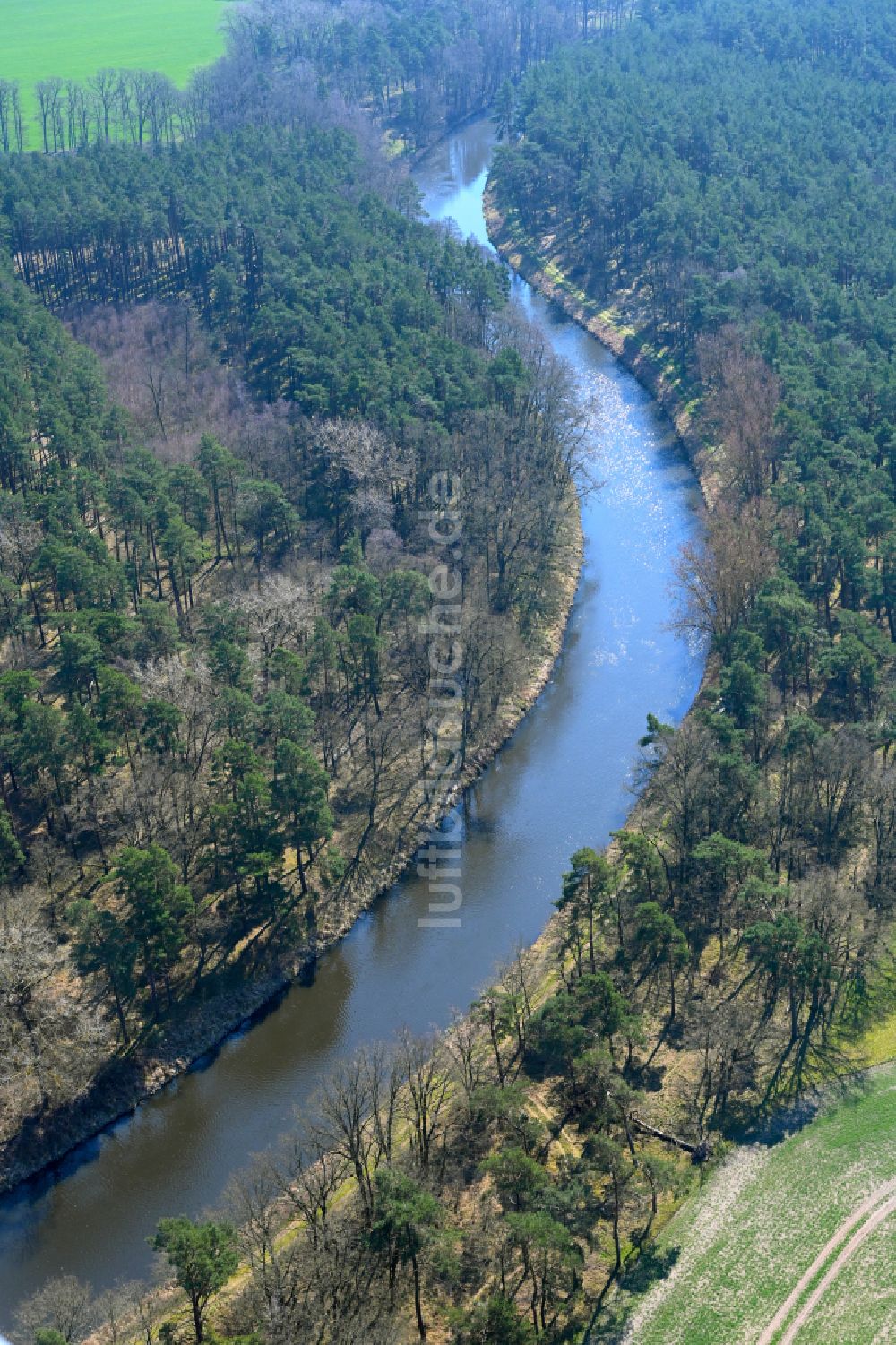 Eldena von oben - Kanalverlauf und Uferbereiche des Verbindungskanales MEW Müritz- Elde- Wasserstraße in Eldena im Bundesland Mecklenburg-Vorpommern, Deutschland