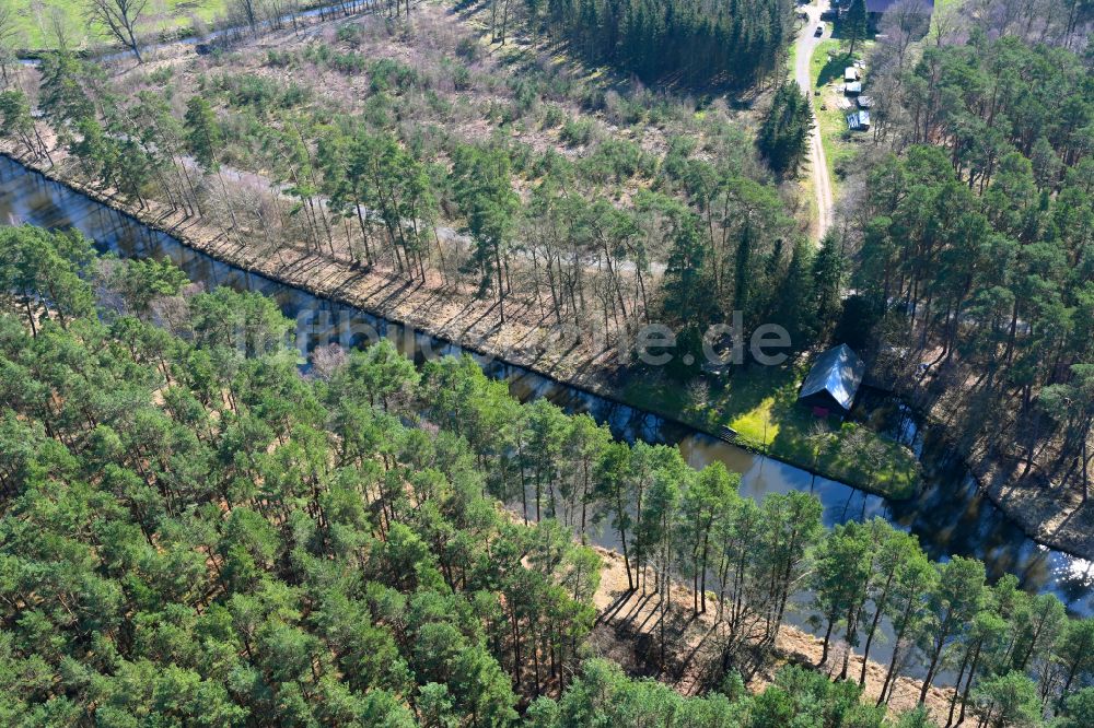 Eldena aus der Vogelperspektive: Kanalverlauf und Uferbereiche des Verbindungskanales MEW Müritz- Elde- Wasserstraße in Eldena im Bundesland Mecklenburg-Vorpommern, Deutschland