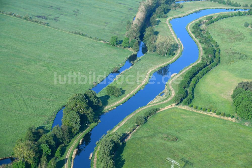 Luftaufnahme Fresenbrügge - Kanalverlauf und Uferbereiche des Verbindungskanales MEW Müritz- Elde- Wasserstraße in Fresenbrügge im Bundesland Mecklenburg-Vorpommern, Deutschland