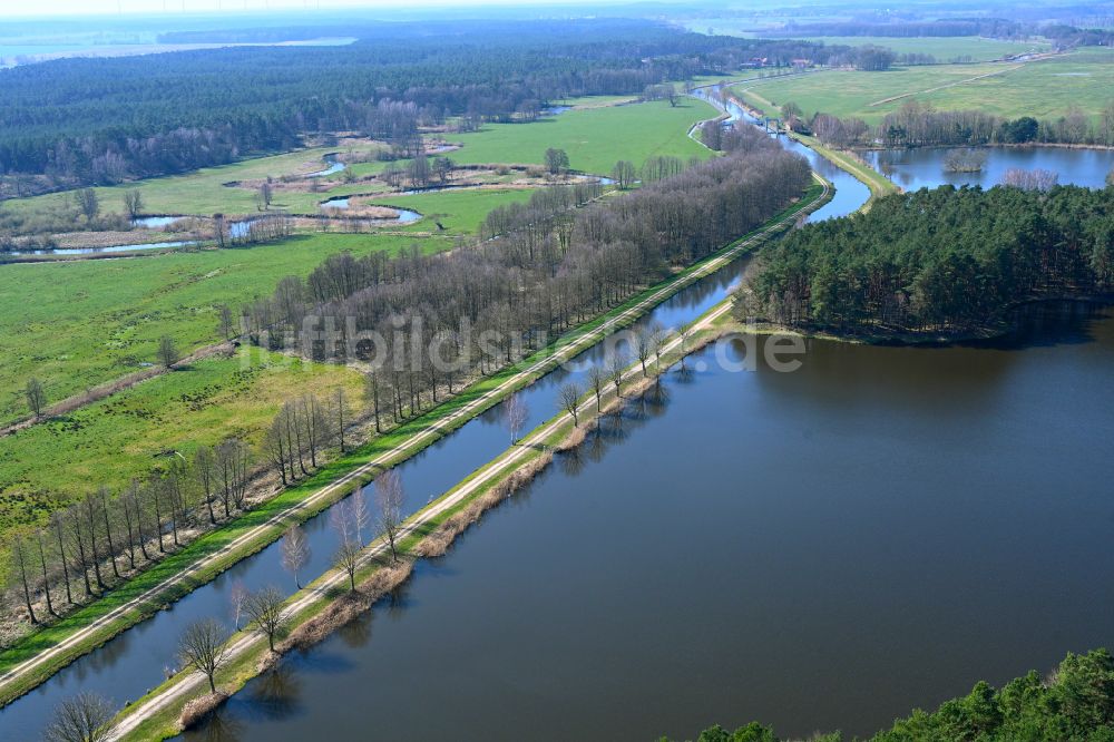 Fresenbrügge aus der Vogelperspektive: Kanalverlauf und Uferbereiche des Verbindungskanales MEW Müritz- Elde- Wasserstraße in Fresenbrügge im Bundesland Mecklenburg-Vorpommern, Deutschland