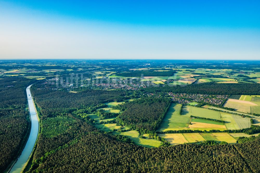 Bad Bevensen von oben - Kanalverlauf und Uferbereiche des Verbindungskanales Mittellandkanal in Bad Bevensen im Bundesland Niedersachsen, Deutschland