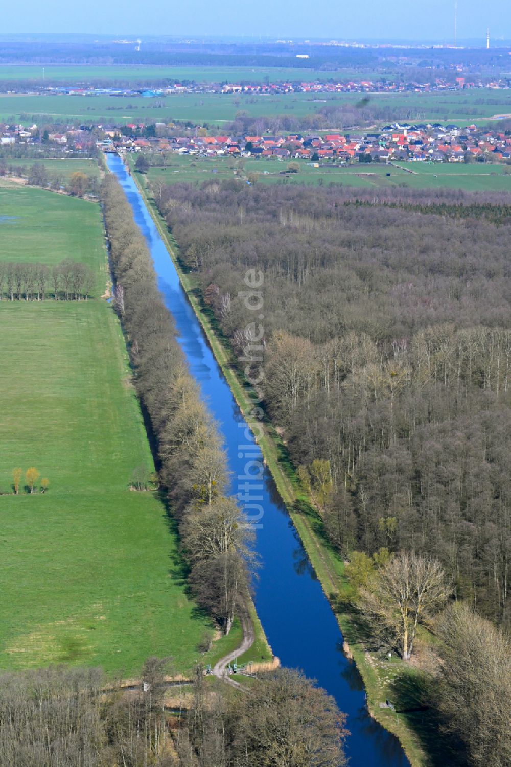 Banzkow von oben - Kanalverlauf und Uferbereiche des Verbindungskanales Störkanal - Wasserstraße in Banzkow im Bundesland Mecklenburg-Vorpommern, Deutschland