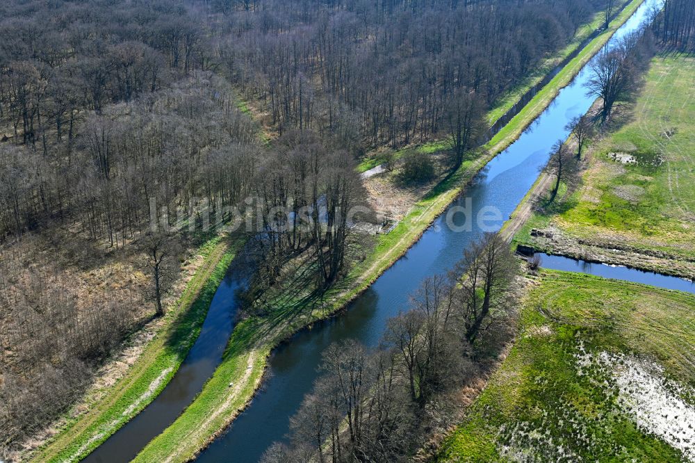 Göhren aus der Vogelperspektive: Kanalverlauf und Uferbereiche des Verbindungskanales Störwasserstraße in Göhren im Bundesland Mecklenburg-Vorpommern, Deutschland