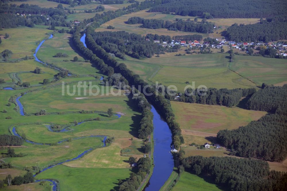 Luftaufnahme Zehdenick - Kanalverlauf und Uferbereiche des Vosskanals in Zehdenick im Bundesland Brandenburg