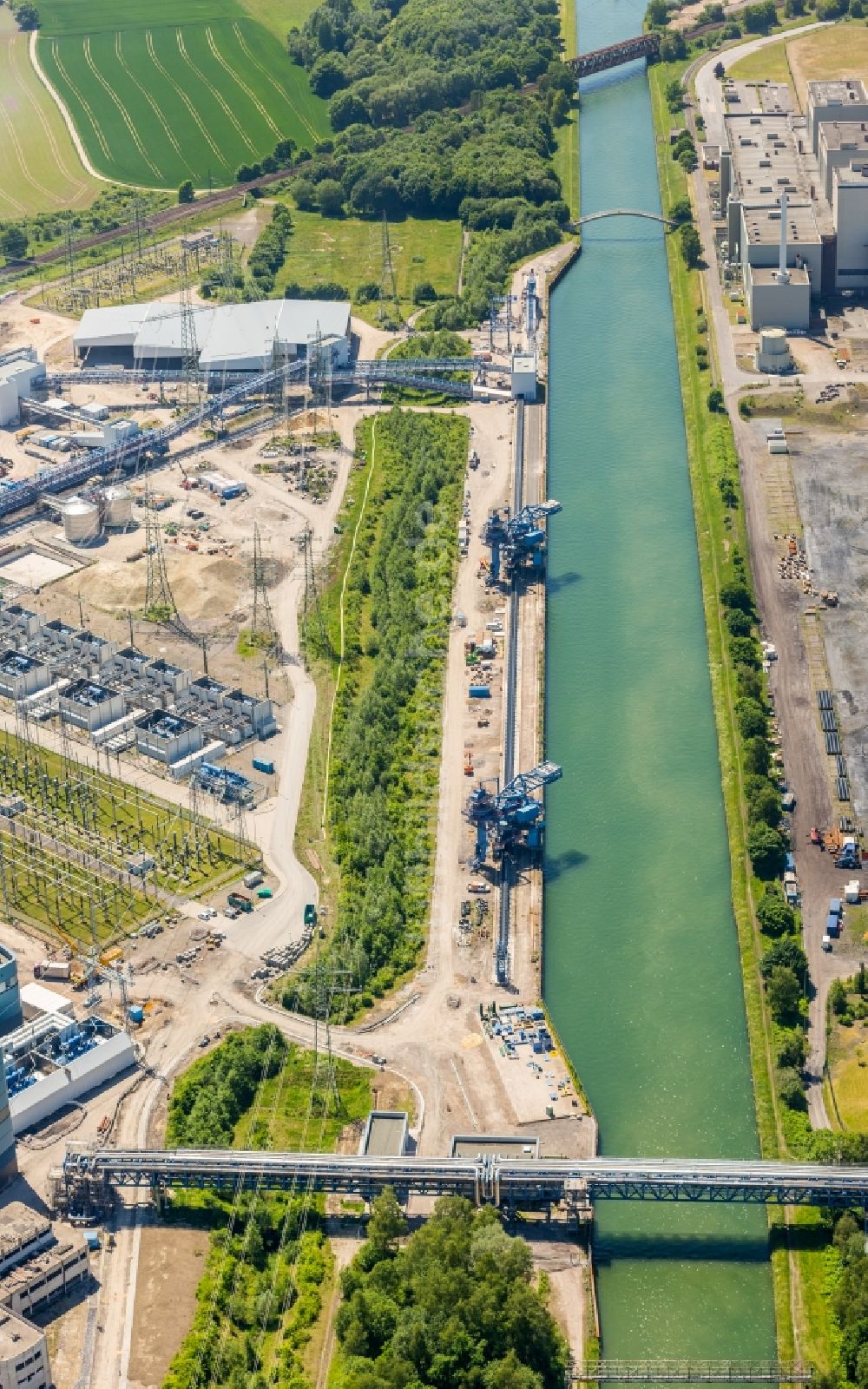 Datteln aus der Vogelperspektive: Kanalverlauf und Uferbereiche der Wasserstraße der Binnenschiffahrt Dortmund-Ems-Kanal in Datteln im Bundesland Nordrhein-Westfalen, Deutschland