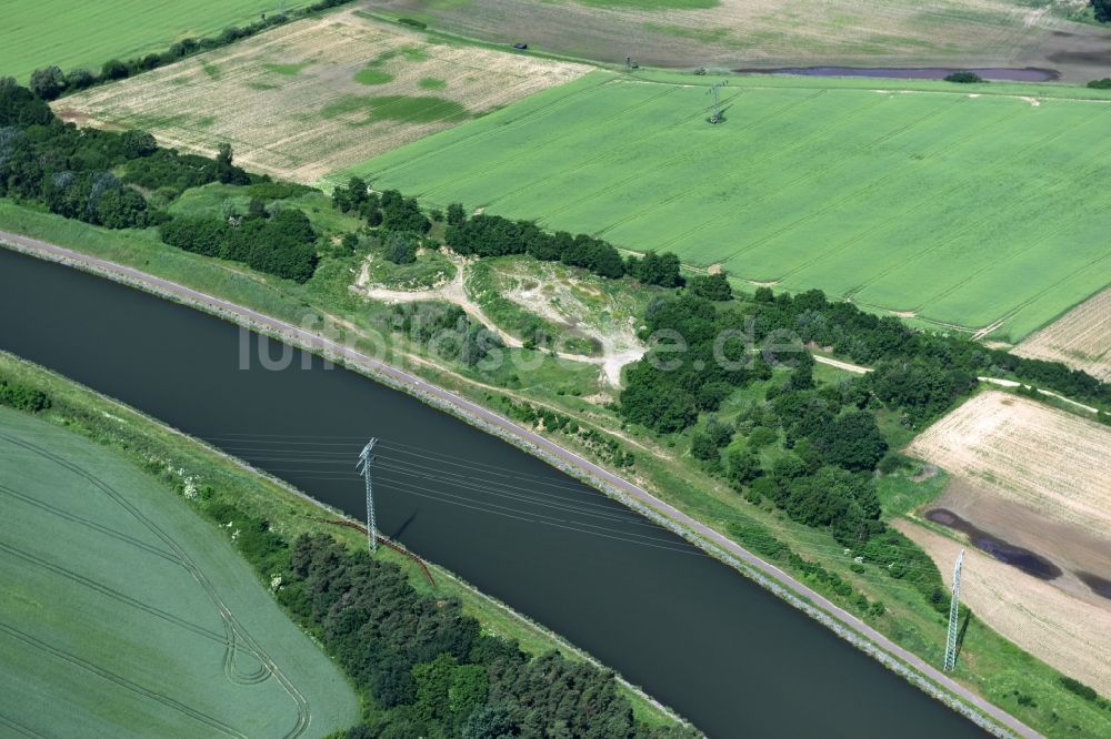 Genthin aus der Vogelperspektive: Kanalverlauf und Uferbereiche der Wasserstraße der Binnenschiffahrt Elbe-Havel-Kanal in Genthin im Bundesland Sachsen-Anhalt