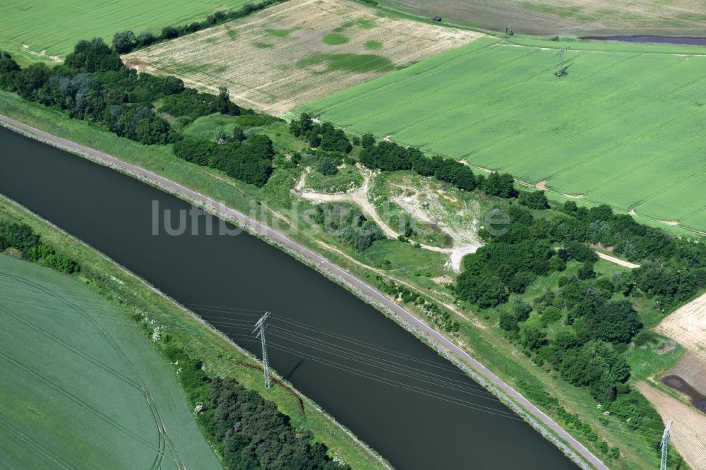 Luftbild Genthin - Kanalverlauf und Uferbereiche der Wasserstraße der Binnenschiffahrt Elbe-Havel-Kanal in Genthin im Bundesland Sachsen-Anhalt