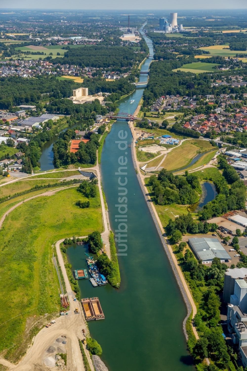 Castrop-Rauxel aus der Vogelperspektive: Kanalverlauf und Uferbereiche der Wasserstraße der Binnenschiffahrt am Kanalknoten Rhein-Herne-Kanal - Emscherdüker in Castrop-Rauxel im Bundesland Nordrhein-Westfalen, Deutschland