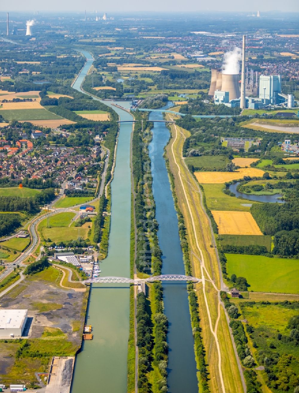 Luftaufnahme Hamm - Kanalverlauf und Uferbereiche der Wasserstraße der Binnenschiffahrt der Lippe in Hamm im Bundesland Nordrhein-Westfalen - NRW, Deutschland