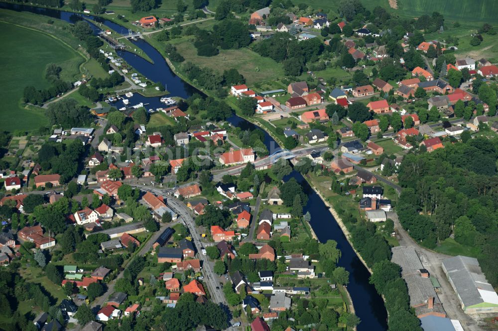 Eldena aus der Vogelperspektive: Kanalverlauf und Uferbereiche der Wasserstraße der Binnenschiffahrt MEW Müritz-Elde-Wasserstraße in Eldena im Bundesland Mecklenburg-Vorpommern, Deutschland