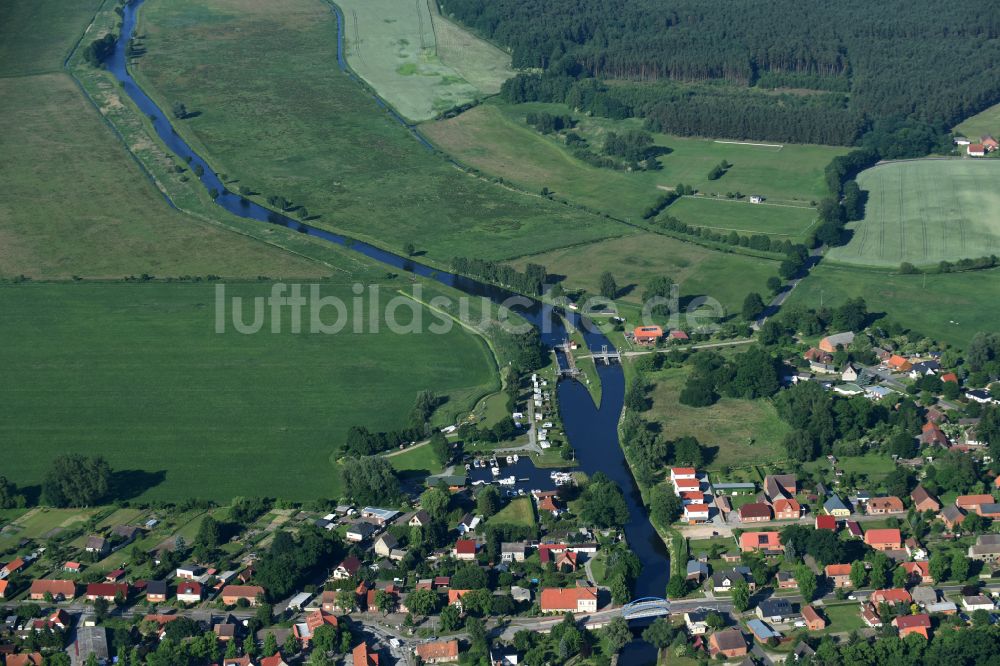 Eldena von oben - Kanalverlauf und Uferbereiche der Wasserstraße der Binnenschiffahrt MEW Müritz-Elde-Wasserstraße in Eldena im Bundesland Mecklenburg-Vorpommern, Deutschland