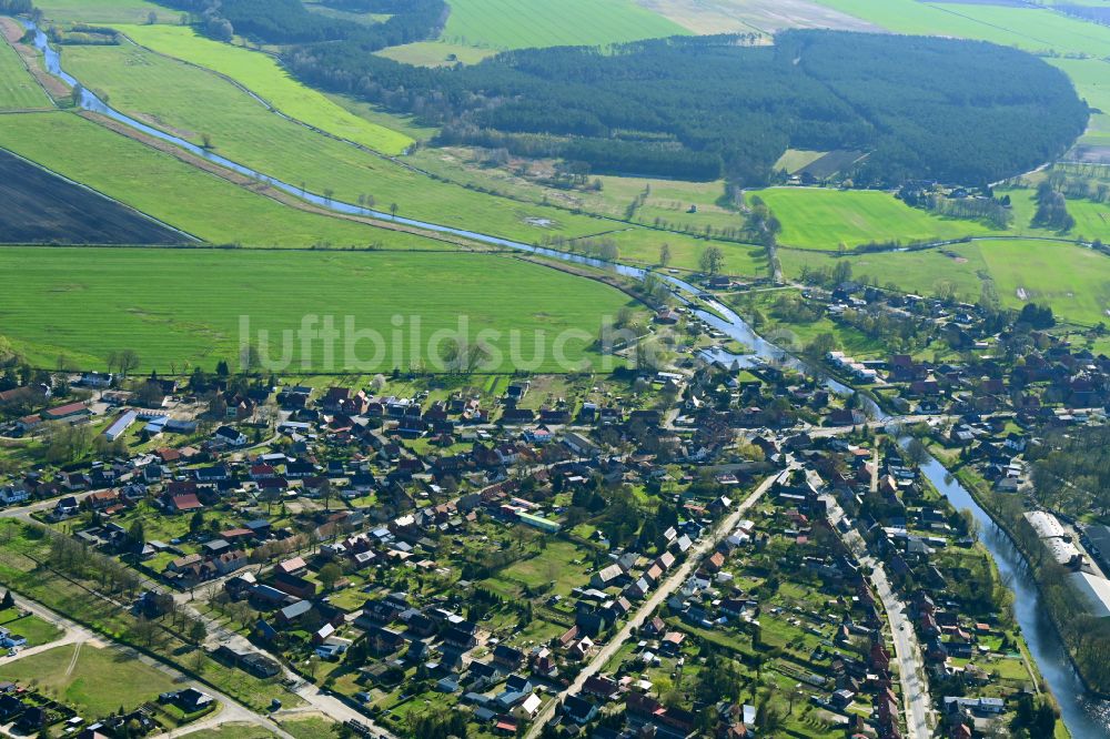 Eldena aus der Vogelperspektive: Kanalverlauf und Uferbereiche der Wasserstraße der Binnenschiffahrt MEW Müritz-Elde-Wasserstraße in Eldena im Bundesland Mecklenburg-Vorpommern, Deutschland