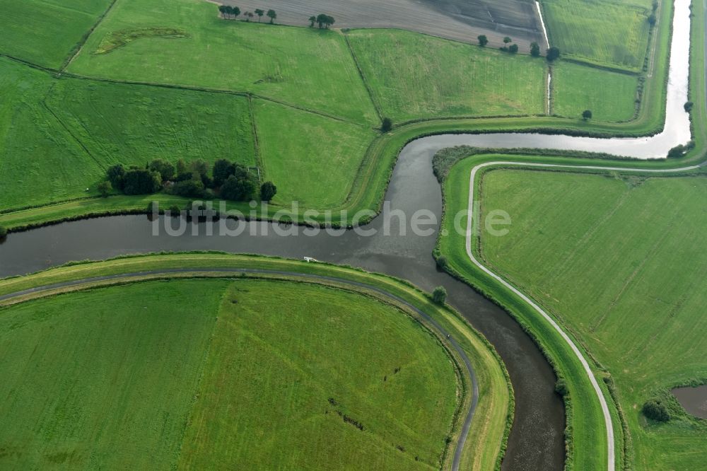 Luftbild Detern - Kanalverlauf und Uferbereiche der Wasserstraße der Binnenschiffahrt Nordloher-Barßeler Tief an der Mündung zum Dreyschloot in Detern im Bundesland Niedersachsen