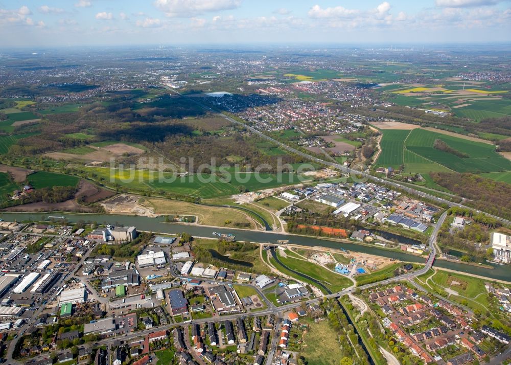 Castrop-Rauxel aus der Vogelperspektive: Kanalverlauf und Uferbereiche der Wasserstraße der Binnenschiffahrt Rhein-Herne-Kanal in Castrop-Rauxel im Bundesland Nordrhein-Westfalen