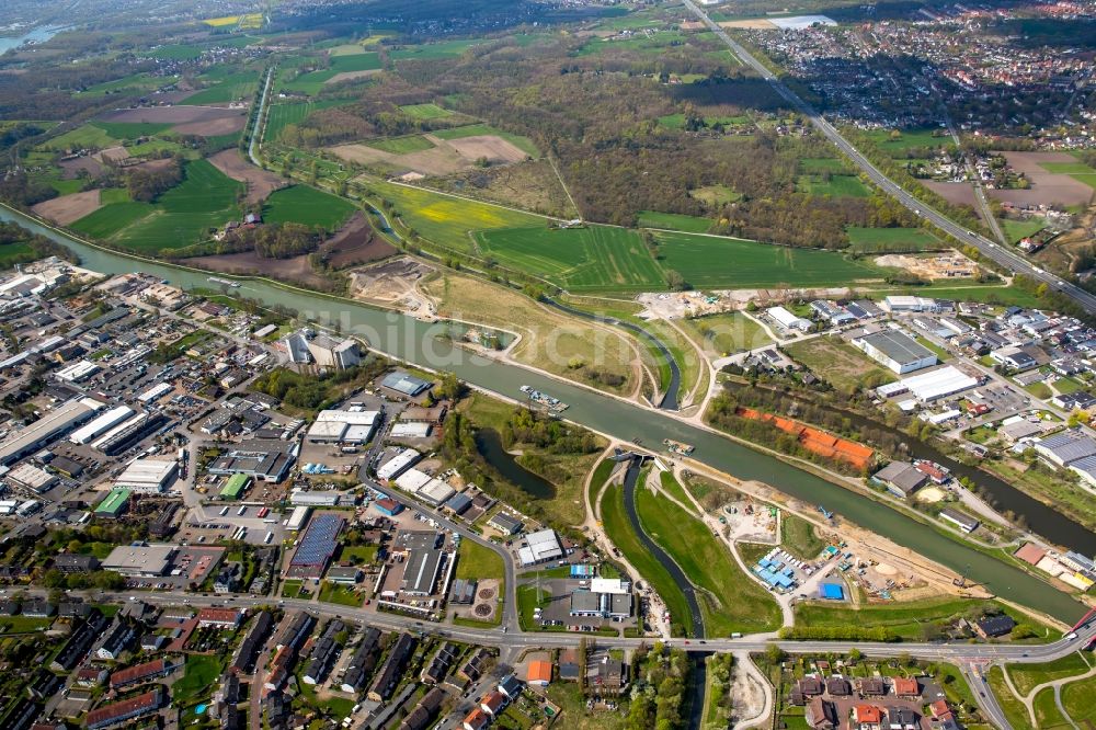 Luftaufnahme Castrop-Rauxel - Kanalverlauf und Uferbereiche der Wasserstraße der Binnenschiffahrt Rhein-Herne-Kanal in Castrop-Rauxel im Bundesland Nordrhein-Westfalen