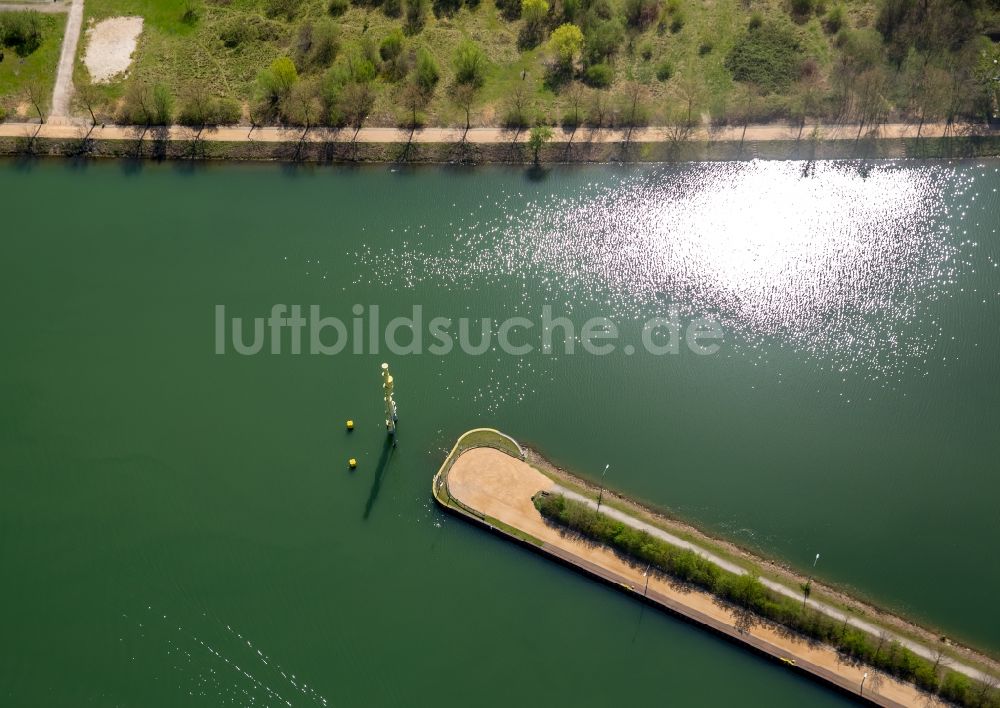 Herne aus der Vogelperspektive: Kanalverlauf und Uferbereiche der Wasserstraße der Binnenschiffahrt Rhein-Herne-kanal in Herne im Bundesland Nordrhein-Westfalen