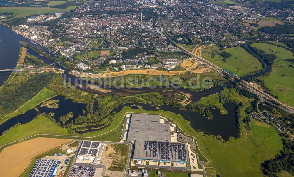 Luftbild Voerde (Niederrhein) - Kanalverlauf und Uferbereiche der Wasserstraße der Binnenschiffahrt des Wesel-Datteln-Kanal in Voerde (Niederrhein) im Bundesland Nordrhein-Westfalen - NRW, Deutschland