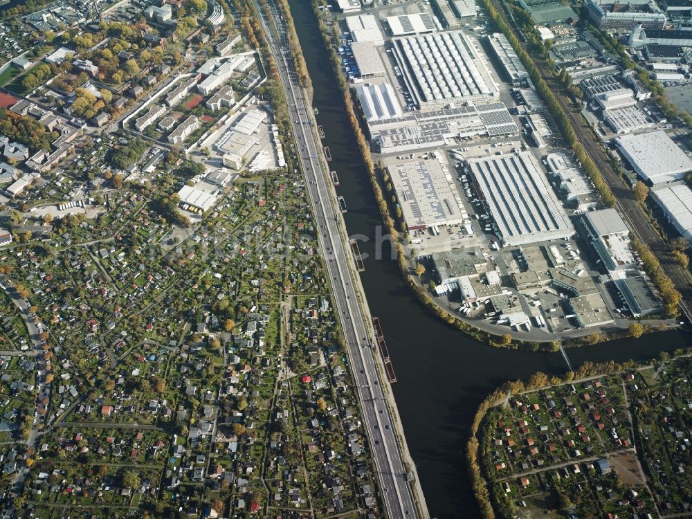 Berlin aus der Vogelperspektive: Kanalverlauf und Uferbereiche der Wasserstraße der Binnenschiffahrt Westhafenkanal in Berlin