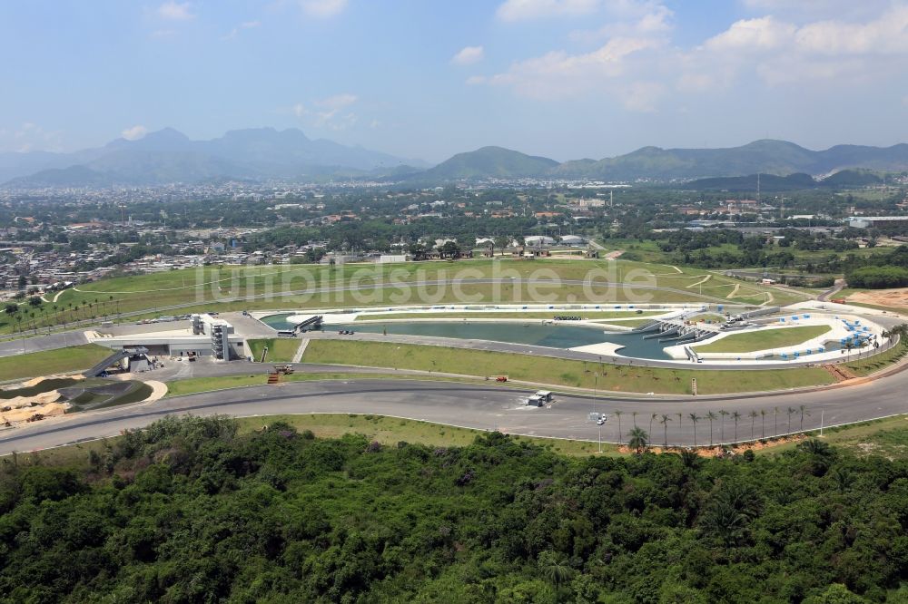 Luftaufnahme Rio de Janeiro - Kanu- Rennstrecke am Olympiapark vor den Sommerspielen der Spiele der XXXI. Olympiade in Rio de Janeiro in Rio de Janeiro, Brasilien