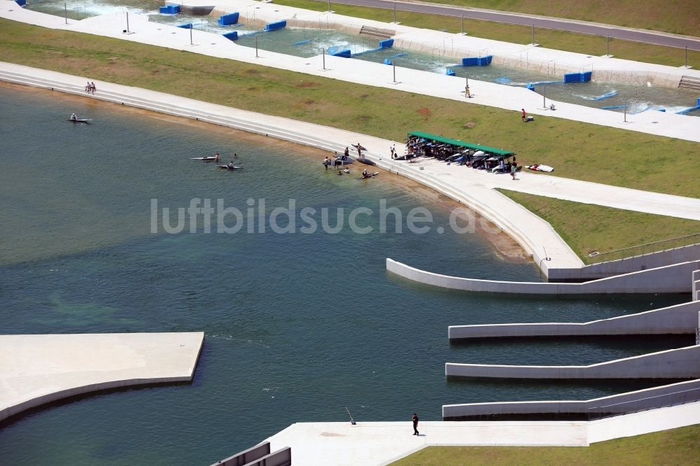 Rio de Janeiro aus der Vogelperspektive: Kanu- Rennstrecke am Olympiapark vor den Sommerspielen der Spiele der XXXI. Olympiade in Rio de Janeiro in Rio de Janeiro, Brasilien