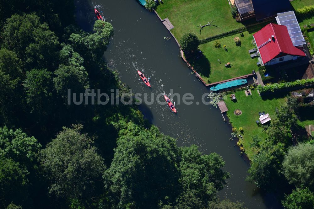 Luftaufnahme Lübbenau/Spreewald - Kanuten - Fahrt und Ausbildung am Flußverlauf Bürgerfließ in Lübbenau/Spreewald im Bundesland Brandenburg, Deutschland