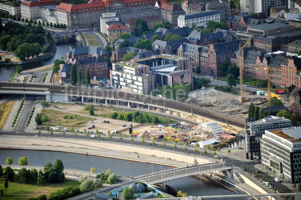 Berlin Mitte von oben - Kapelle Ufer und Charité Campus Berlin-Mitte