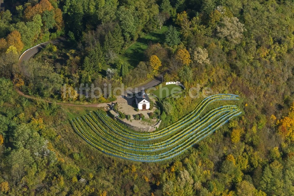 Merzig aus der Vogelperspektive: Kapelle auf dem Weinberg am Ellerweg in Merzig im Saarland