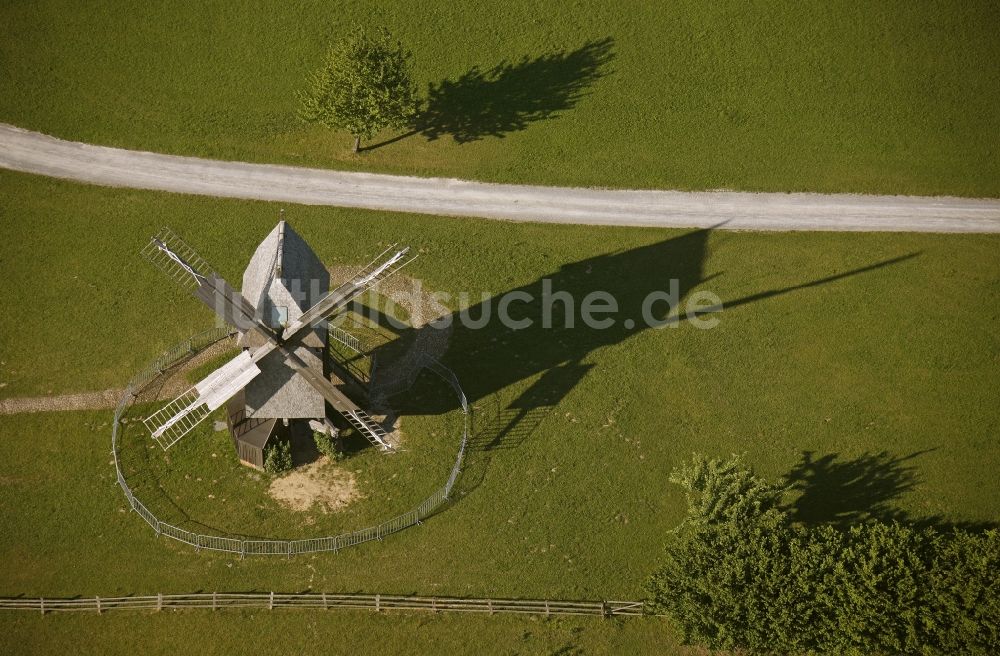 Luftaufnahme Detmold - Kappenwindmühle des LWL-Freilichtmuseum in Detmold im Bundesland Nordrhein-Westfalen