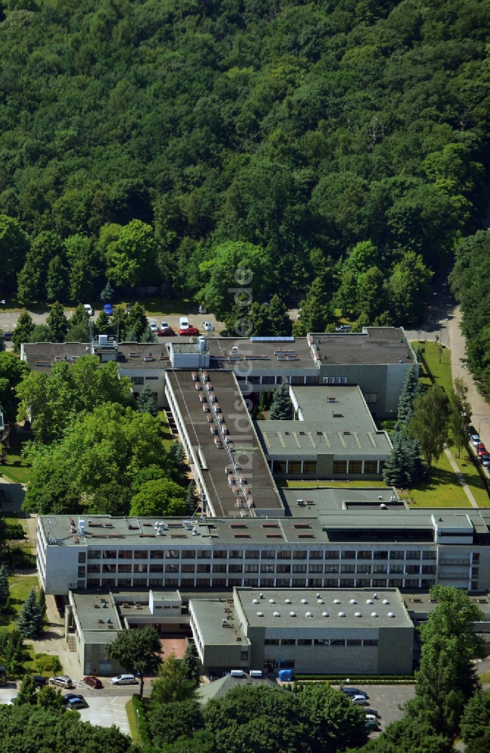 Warschau aus der Vogelperspektive: Kardinal-Stefan-Wyszynski-Universität am Dewajtisin in Warschau in der Woiwodschaft Masowien in Polen