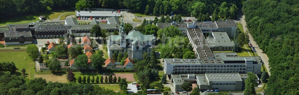 Luftbild Warschau - Kardinal-Stefan-Wyszynski-Universität am Dewajtisin in Warschau in der Woiwodschaft Masowien in Polen