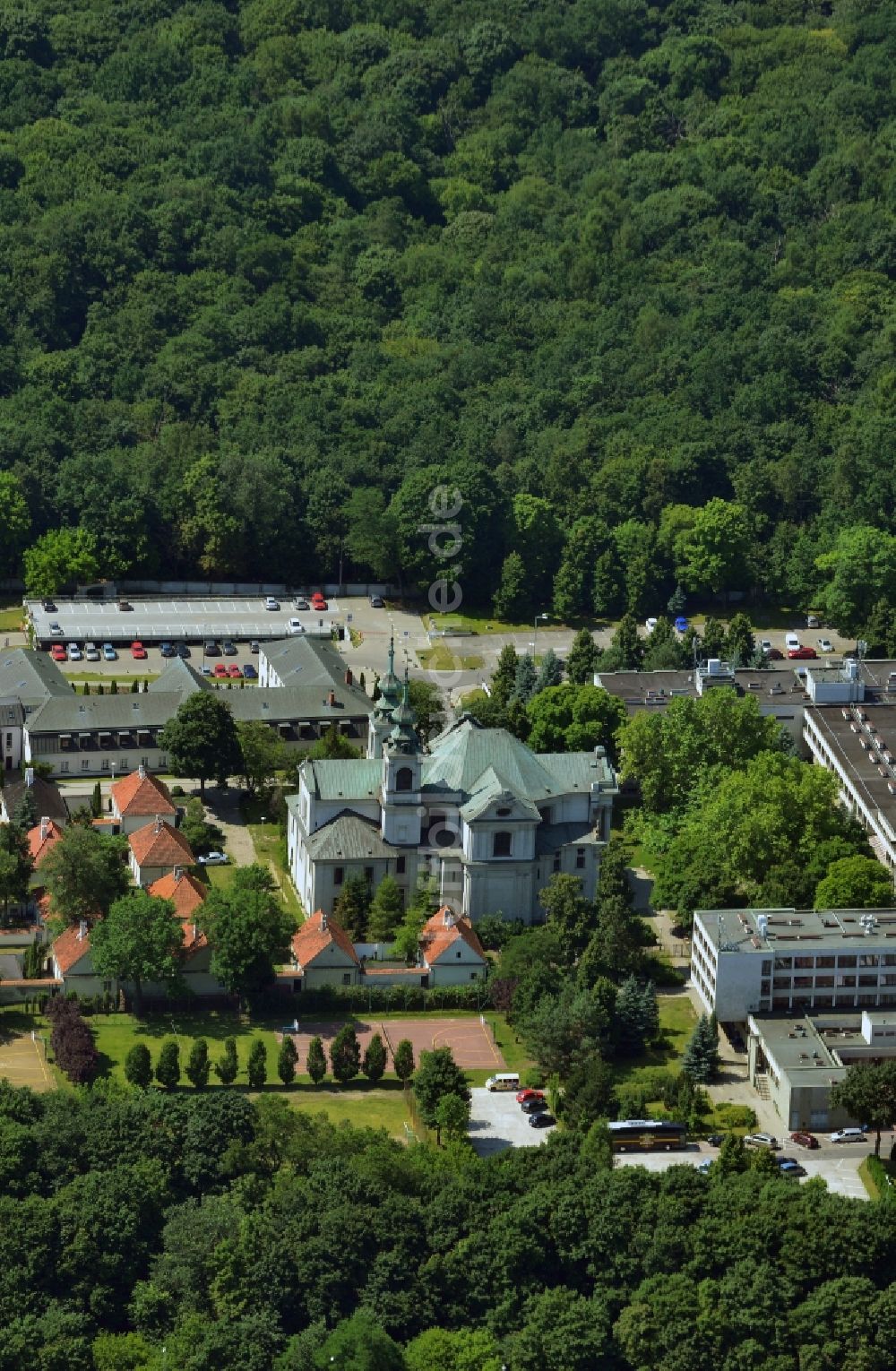 Warschau von oben - Kardinal-Stefan-Wyszynski-Universität am Dewajtisin in Warschau in der Woiwodschaft Masowien in Polen