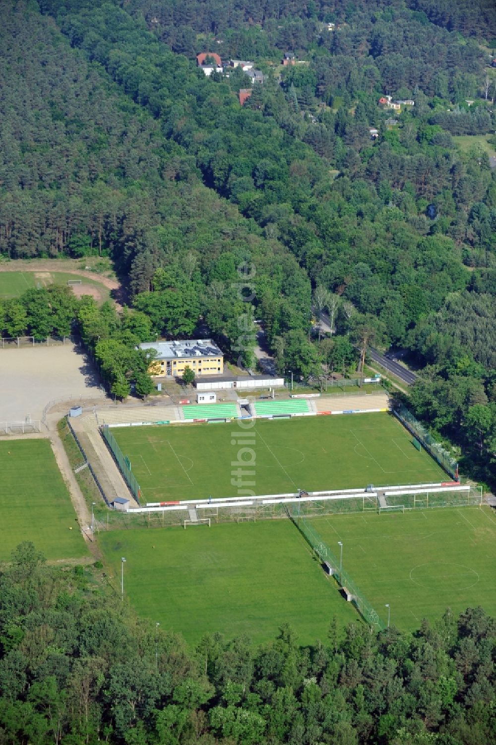 Luftaufnahme Fürstenwalde - Karl-Friedrich-Friesen-Stadion Fürstenwalde im Bundesland Brandenburg