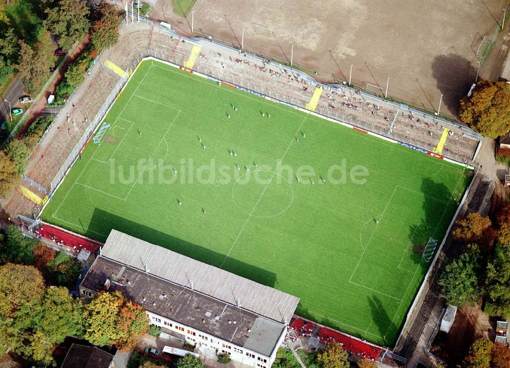 Potsdam - Babelsberg aus der Vogelperspektive: Karl - Liebknecht-Stadion an der Karl - Liebknecht-Straße in Potsdam - Babelsberg.