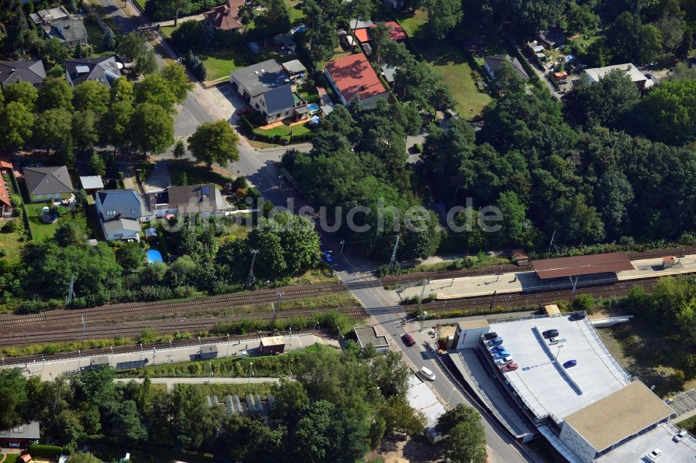 Luftbild Blankenfelde - Karl-Marx-Straße an der Bahnstrecke Dresdner Bahn zum S- Bahnhof Blankenfelde im Bundesland Brandenburg