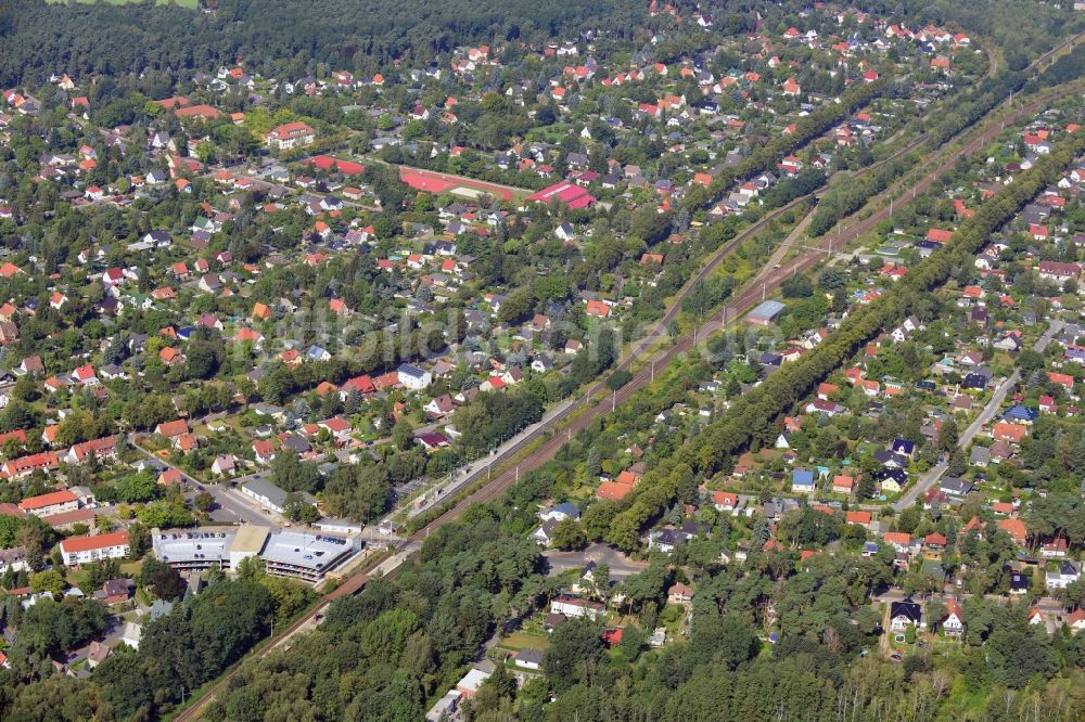 Luftbild Blankenfelde - Karl-Marx-Straße an der Bahnstrecke Dresdner Bahn zum S- Bahnhof Blankenfelde im Bundesland Brandenburg