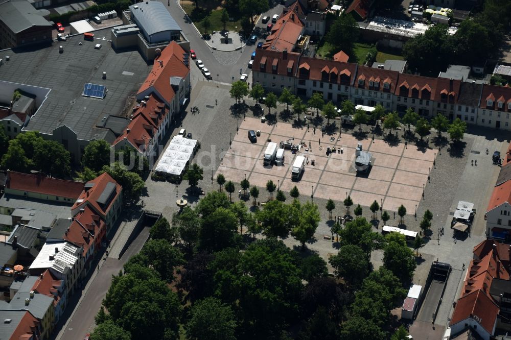 Bernburg (Saale) aus der Vogelperspektive: Karlsplatz im Innenstadt- Zentrum in Bernburg (Saale) im Bundesland Sachsen-Anhalt