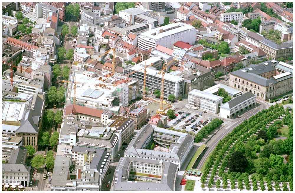 Karlsruhe aus der Vogelperspektive: 27.05.2004 Karlsruhe Umbau des Karstadt-Kaufhauses am Karlsruher Schloß