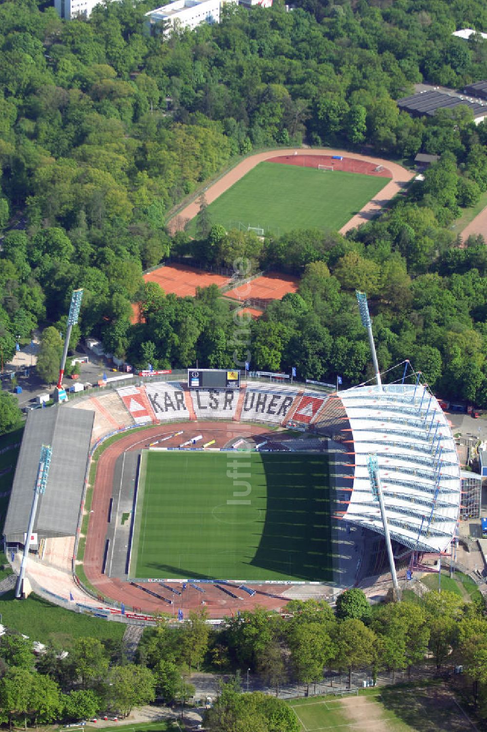 Karlsruhe von oben - Karlsruher Wildparkstadion