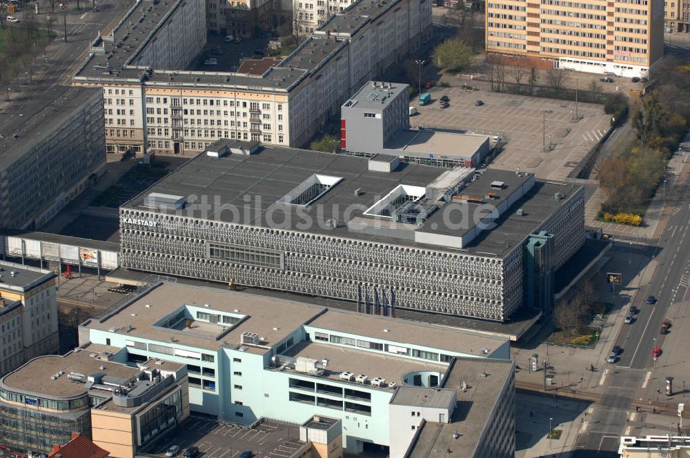 Magdeburg aus der Vogelperspektive: Karstadt am Breiten Weg in Magdeburg