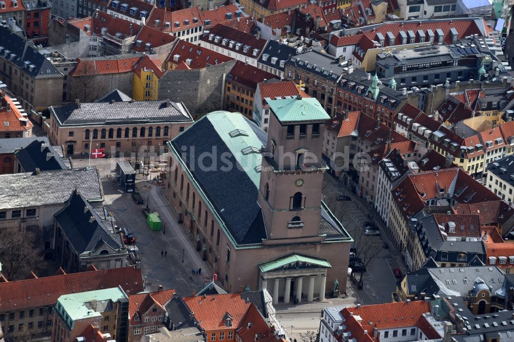 Kopenhagen aus der Vogelperspektive: Kathedrale Copenhagen - Cathedral For Frue Kirke in Kopenhagen in Region Hovedstaden, Dänemark