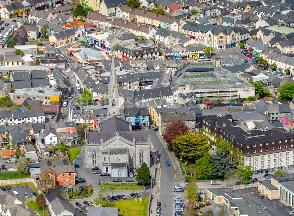 Luftaufnahme Ennis - Kathedrale in Ennis in Clare, Irland