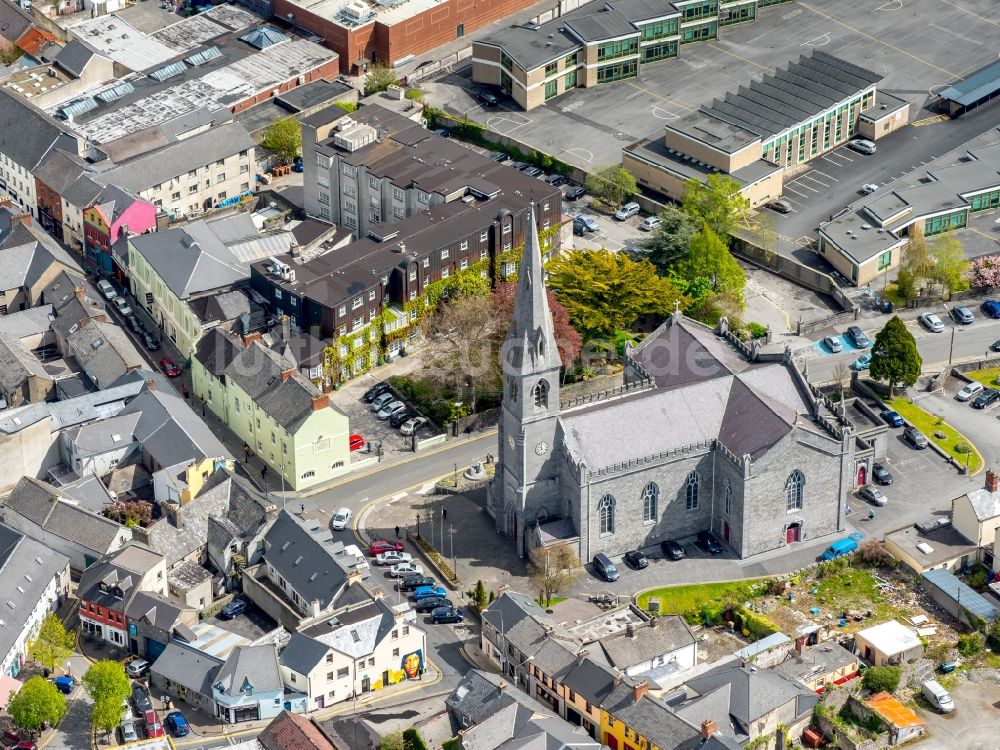 Luftbild Ennis - Kathedrale in Ennis in Clare, Irland