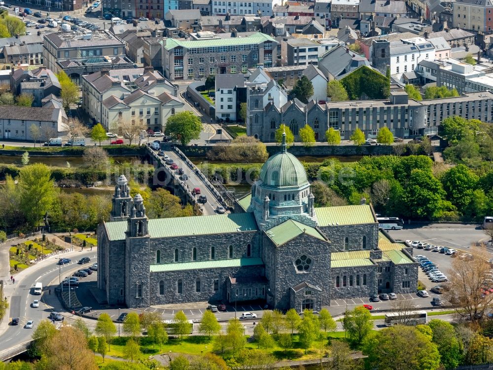 Luftbild Galway - Kathedrale in Galway, Irland