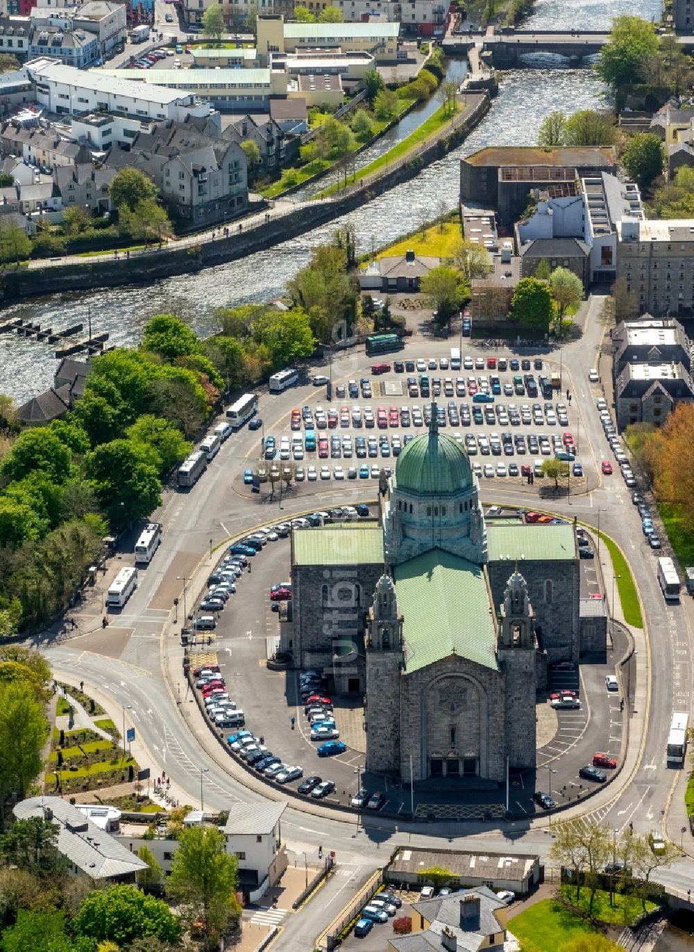 Galway aus der Vogelperspektive: Kathedrale in Galway, Irland