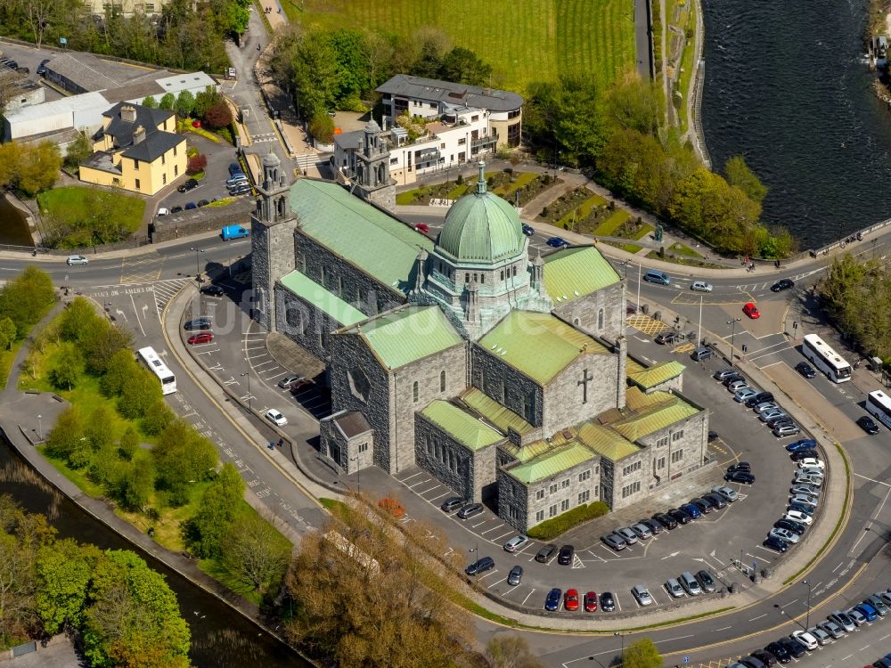 Luftaufnahme Galway - Kathedrale in Galway, Irland