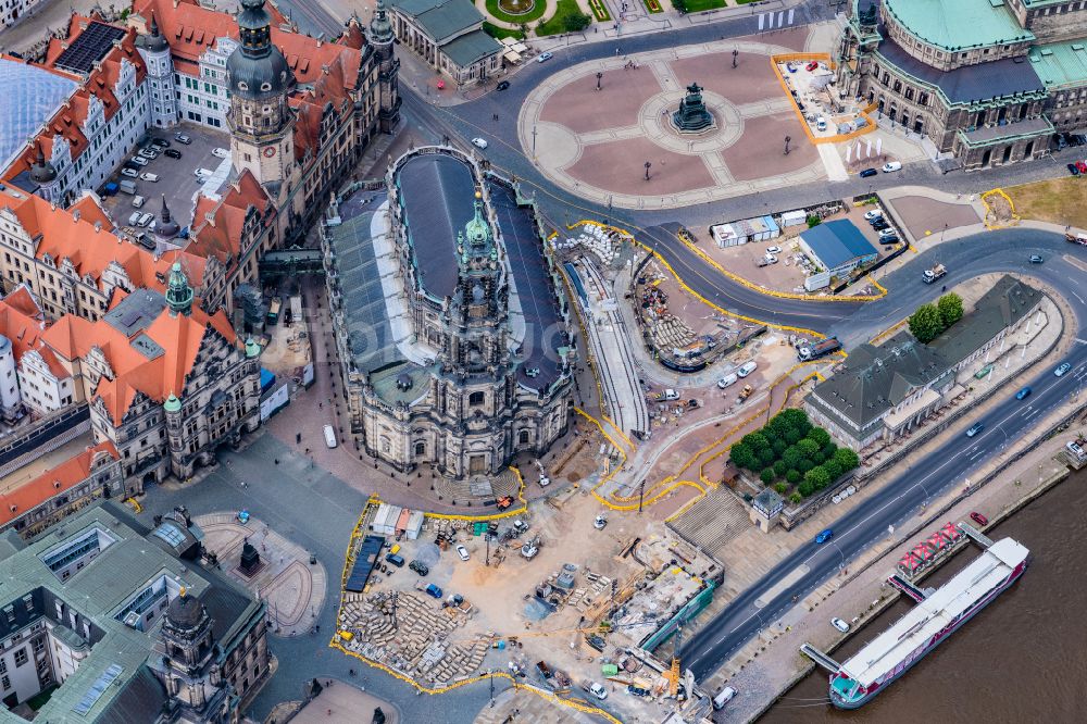 Dresden aus der Vogelperspektive: Kathedrale Kathedrale Sanctissimae Trinitatis -Dresdner Hofkirche in Dresden im Bundesland Sachsen, Deutschland