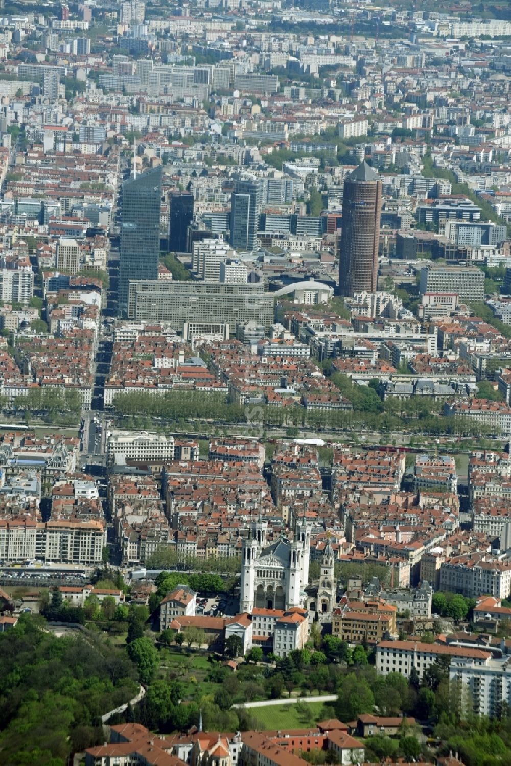 Luftbild Lyon - Kathedrale Notre-Dame de Fourviere Place de Fourviere in Lyon in Auvergne Rhone-Alpes, Frankreich