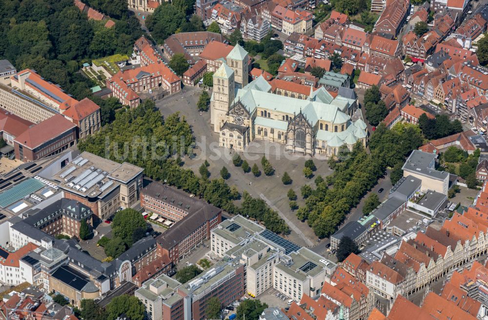 Münster aus der Vogelperspektive: Kathedrale St.-Paulus-Dom in Münster im Bundesland Nordrhein-Westfalen, Deutschland