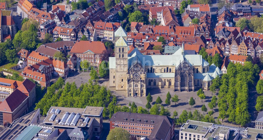 Luftaufnahme Münster - Kathedrale St.-Paulus-Dom in Münster im Bundesland Nordrhein-Westfalen, Deutschland