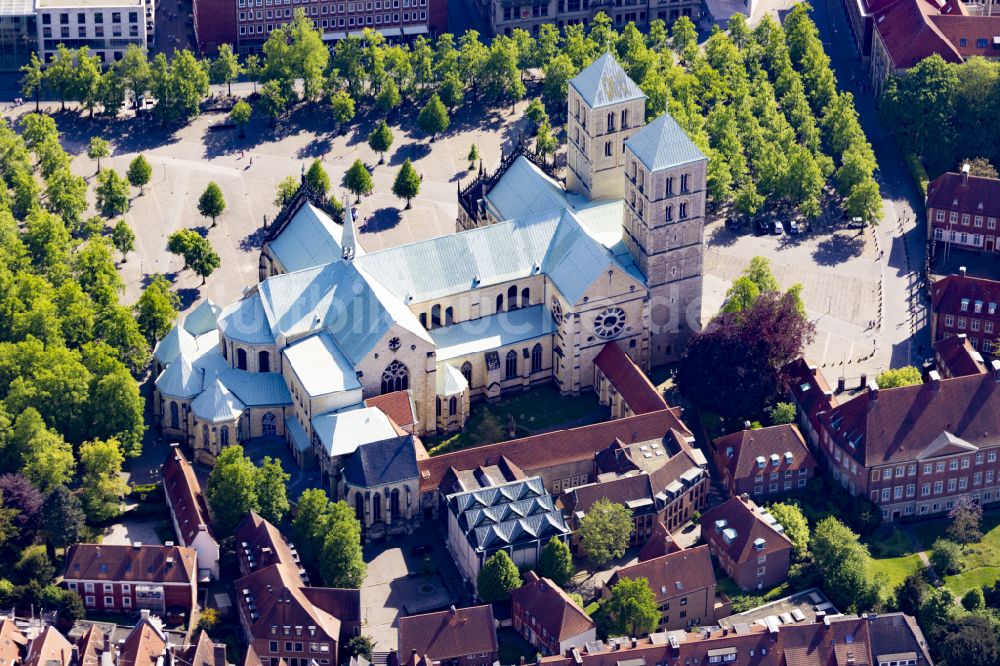 Münster aus der Vogelperspektive: Kathedrale St.-Paulus-Dom in Münster im Bundesland Nordrhein-Westfalen, Deutschland